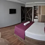 Waha Hotel 2*